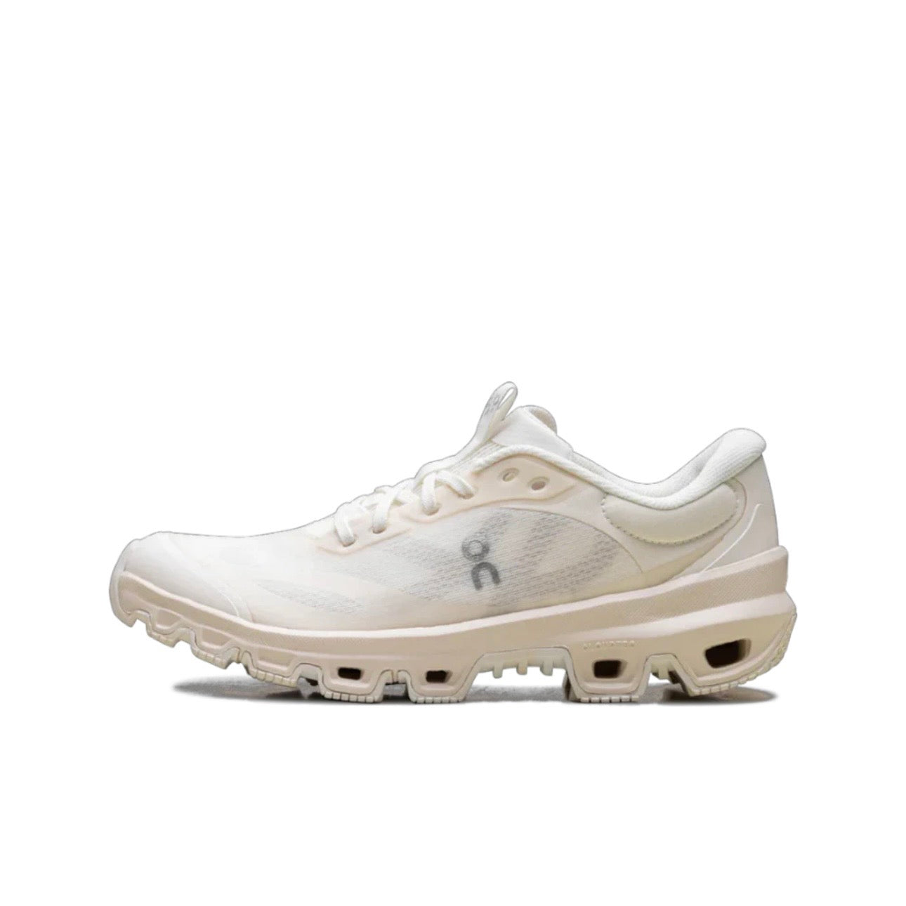 On Running Cloudventure 2.0 LOEWE "Eggshell"
